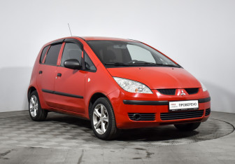 Подержанный автомобиль Mitsubishi Colt Hatchback 2007 года (3 фото)