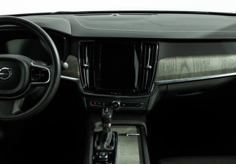 Подержанный автомобиль Volvo S90 2021 года (14 фото)