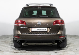 Подержанный автомобиль Volkswagen Touareg 2012 года (6 фото)