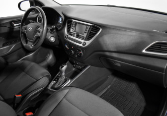 Подержанный автомобиль Hyundai Solaris Sedan 2017 года (12 фото)