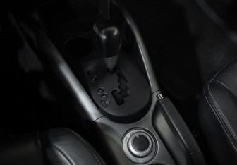 Подержанный автомобиль Mitsubishi Outlander 2012 года (14 фото)