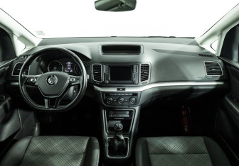Подержанный автомобиль Volkswagen Sharan 2019 года (13 фото)