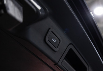 Подержанный автомобиль Land Rover Range Rover Velar 2021 года (32 фото)