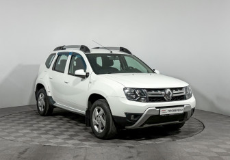 Подержанный автомобиль Renault Duster 2016 года (3 фото)