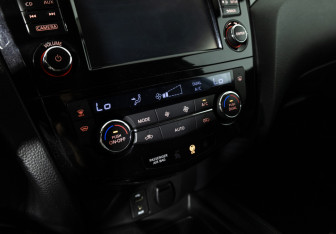 Подержанный автомобиль Nissan Qashqai 2016 года (17 фото)