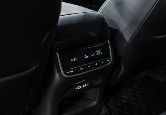 Подержанный автомобиль GAC GS8 2024 года (19 фото)