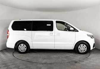 Подержанный автомобиль Hyundai H-1 2020 года (4 фото)