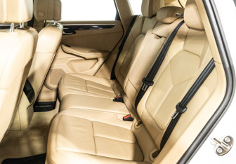 Подержанный автомобиль Porsche Macan 2014 года (10 фото)