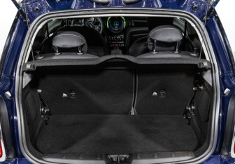 Подержанный автомобиль MINI Hatch 2018 года (17 фото)