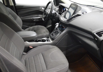 Подержанный автомобиль Ford Kuga 2014 года (12 фото)