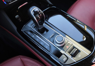 Подержанный автомобиль Maserati Levante 2018 года (31 фото)