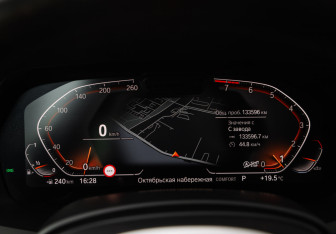 Подержанный автомобиль BMW X5 2019 года (17 фото)