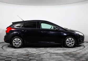 Подержанный автомобиль Ford Focus Hatchback 2012 года (4 фото)