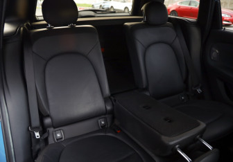 Подержанный автомобиль MINI Countryman 2018 года (26 фото)