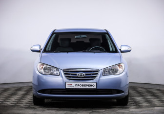 Подержанный автомобиль Hyundai Elantra Sedan 2010 года (2 фото)