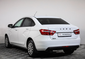 Подержанный автомобиль LADA (ВАЗ) Vesta Sedan 2017 года (7 фото)