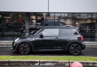 Подержанный автомобиль MINI Hatch 2020 года (9 фото)