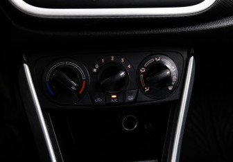 Подержанный автомобиль Suzuki SX4 Hatchback 2014 года (15 фото)