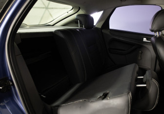 Подержанный автомобиль Ford Focus Hatchback 2007 года (14 фото)