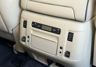 Подержанный автомобиль Infiniti QX80 2018 года (28 фото)