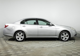 Подержанный автомобиль Chevrolet Epica 2007 года (4 фото)