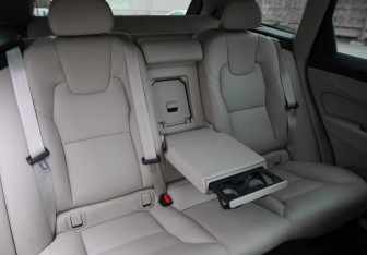 Подержанный автомобиль Volvo XC60 2021 года (27 фото)