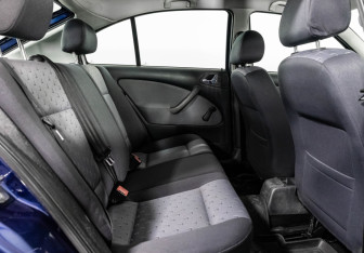 Подержанный автомобиль Skoda Octavia Liftback 2008 года (13 фото)