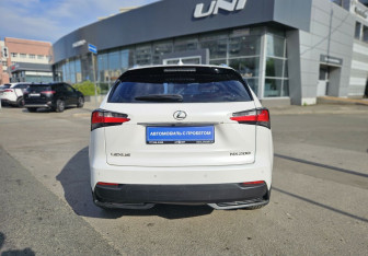 Подержанный автомобиль Lexus NX 2017 года (5 фото)