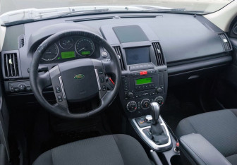 Подержанный автомобиль Land Rover Freelander 2010 года (24 фото)