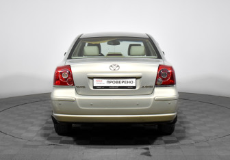 Подержанный автомобиль Toyota Avensis Sedan 2007 года (6 фото)
