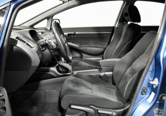 Подержанный автомобиль Honda Civic Sedan 2009 года (10 фото)