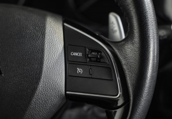 Подержанный автомобиль Mitsubishi Outlander 2020 года (12 фото)