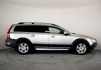 Подержанный автомобиль Volvo XC70 2012 года (4 фото)