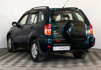 Подержанный автомобиль Toyota RAV4 2000 года (7 фото)