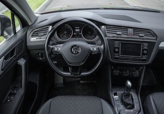 Подержанный автомобиль Volkswagen Tiguan 2018 года (12 фото)