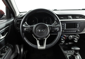 Подержанный автомобиль Kia Rio Hatchback 2021 года (11 фото)