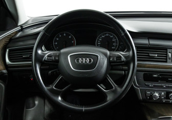 Подержанный автомобиль Audi A6 Sedan 2016 года (22 фото)