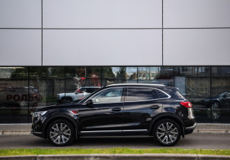 Подержанный автомобиль Hongqi HS5 2023 года (9 фото)