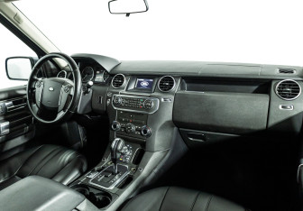 Подержанный автомобиль Land Rover Discovery 2012 года (9 фото)
