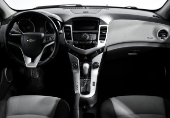 Подержанный автомобиль Chevrolet Cruze Sedan 2012 года (14 фото)