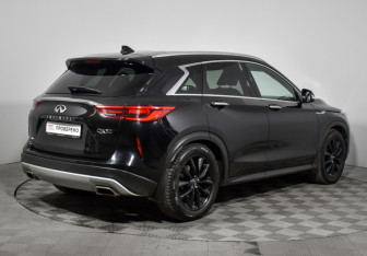 Подержанный автомобиль Infiniti QX50 2018 года (5 фото)