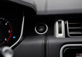 Подержанный автомобиль Land Rover Range Rover 2018 года (22 фото)