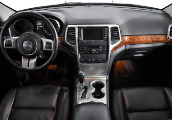 Подержанный автомобиль Jeep Grand Cherokee 2011 года (14 фото)