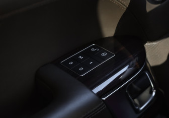 Подержанный автомобиль Land Rover Range Rover 2017 года (15 фото)