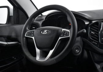 Подержанный автомобиль LADA (ВАЗ) Vesta Sedan 2019 года (12 фото)
