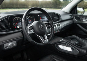 Подержанный автомобиль Mercedes-Benz GLE 2019 года (19 фото)