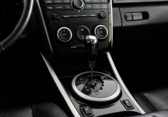 Подержанный автомобиль Mazda CX-7 2011 года (13 фото)