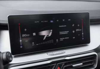 Подержанный автомобиль Geely Coolray 2021 года (17 фото)