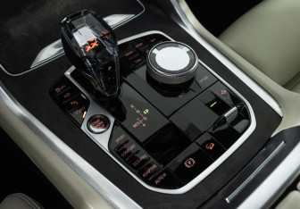 Подержанный автомобиль BMW X6 2020 года (18 фото)