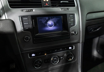 Подержанный автомобиль Volkswagen Golf Hatchback 2014 года (15 фото)